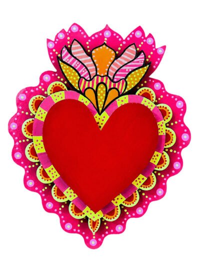 Corazón ardiente de madera rojo y fucsia